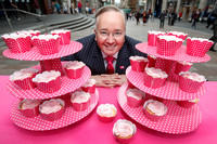 People_Make_Glasgow_Cup_Cakes_free-sw7