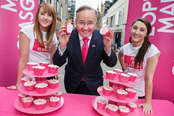 People_Make_Glasgow_Cup_Cakes_free-sw1